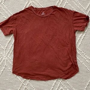 Aerie Distressed boyfriend tshirt in rust